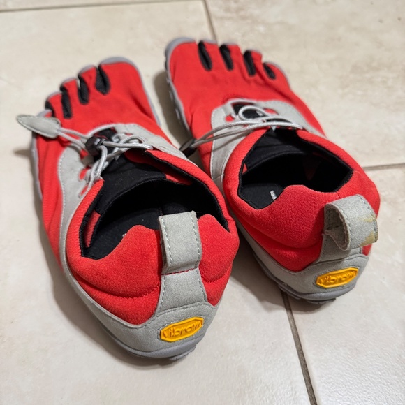 Vibram Five Fingers V-Run Retro Women's Red Gray Barefoot Shoes 37 - Picture 2 of 5